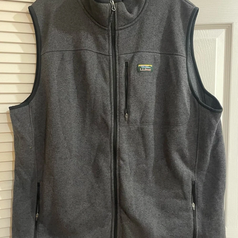 L.L. Bean Men's Charcoal Fleece Vest